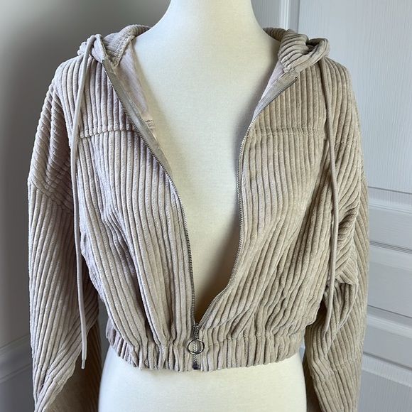 HYFVE Cropped Jacket - Picture 8 of 12